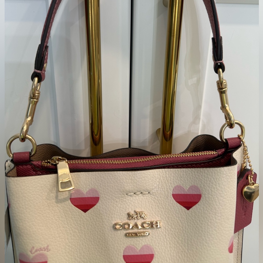 NWT Coach White & Striped Pink Heart Crossbody Bag with Card Case & Extra Strap - Picture 11 of 15
